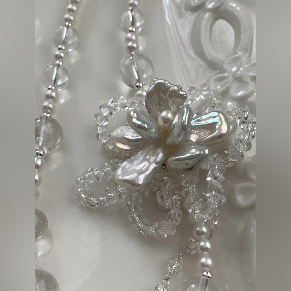 GP46-Handmade Flower Petal Pearl And Clear Quartz Necklace - Picture 7 of 13